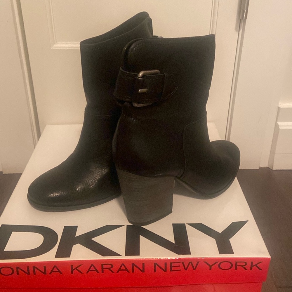DKNY ankle shoe boot